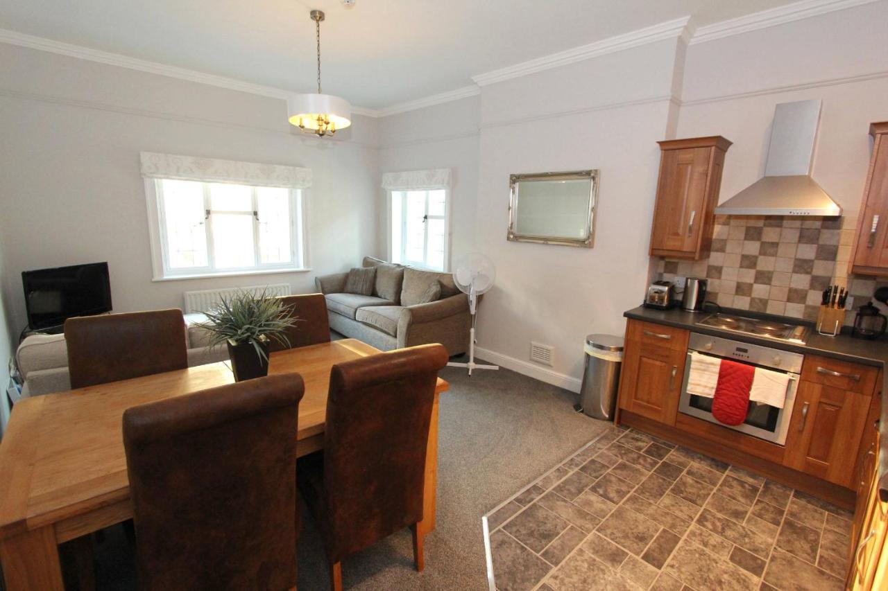Character Apartment With Views Over City Centre & The Historic Rows Chester Exteriör bild